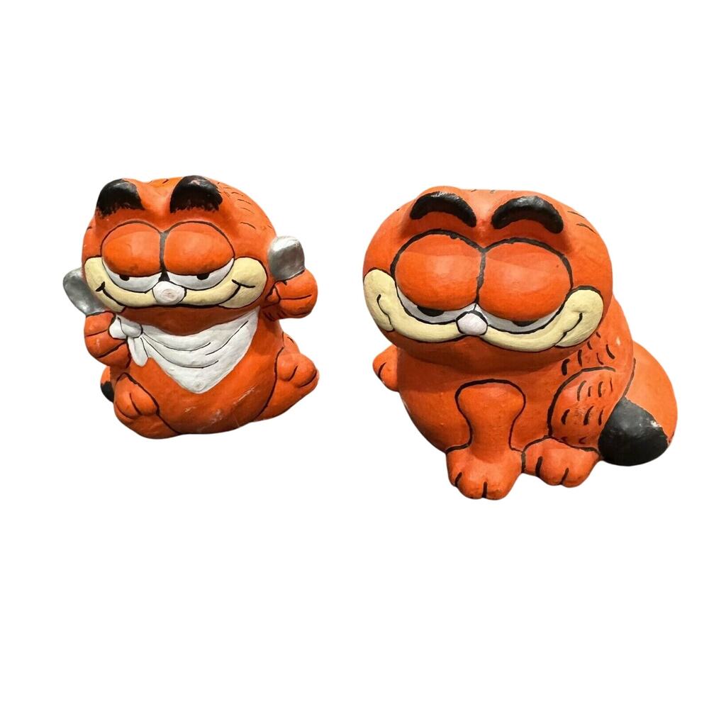 Two 2 Vintage Ceramic GARFIELD Hand Painted Figurines Home Decor - HBN